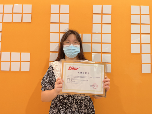 獵芯網(wǎng)在代理商授牌儀式 獵芯網(wǎng)在代理商授牌儀式