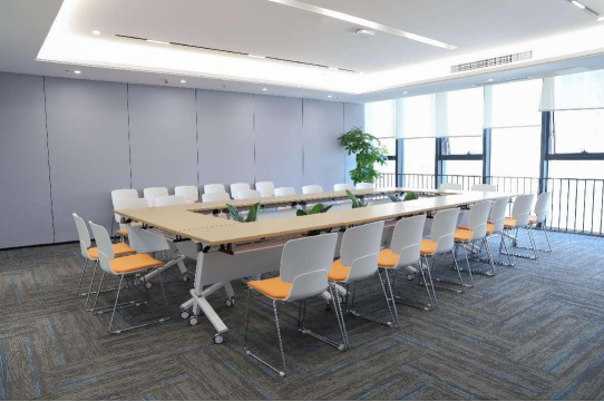 獵芯網(wǎng)規(guī)范整潔的辦公環(huán)境 獵芯網(wǎng)規(guī)范整潔的辦公環(huán)境