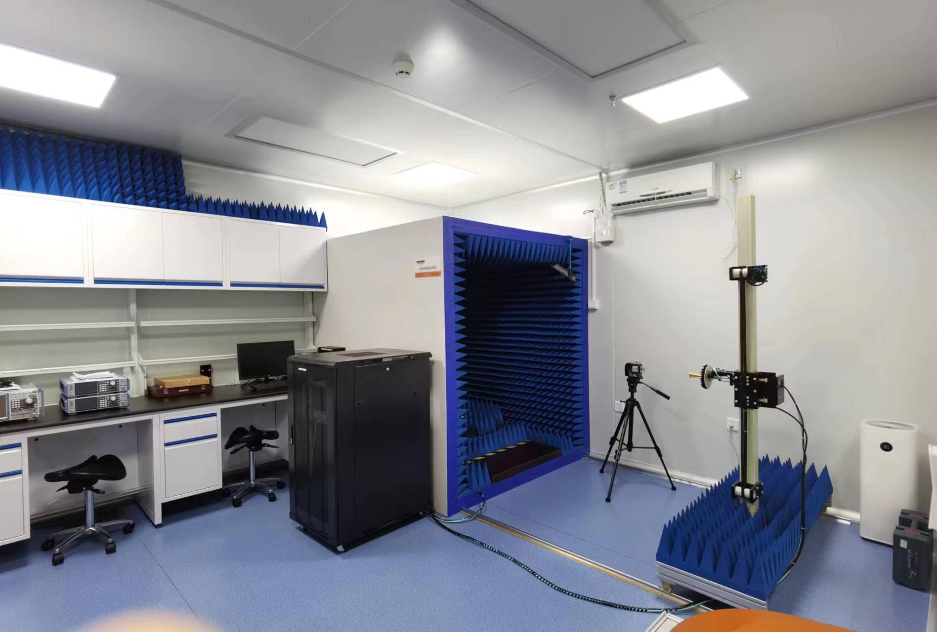 金航標(biāo)實(shí)驗(yàn)室1.jpg 金航標(biāo)實(shí)驗(yàn)室1.jpg