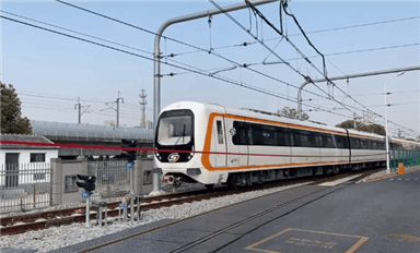 全球首發(fā)！中國中車正式交付首列全碳化硅永磁直驅(qū)列車